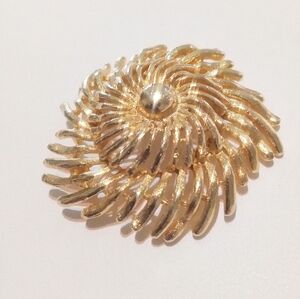 Vintage Brooch Spiral Pinwheel Style Pin Layered Floral Gold Tone